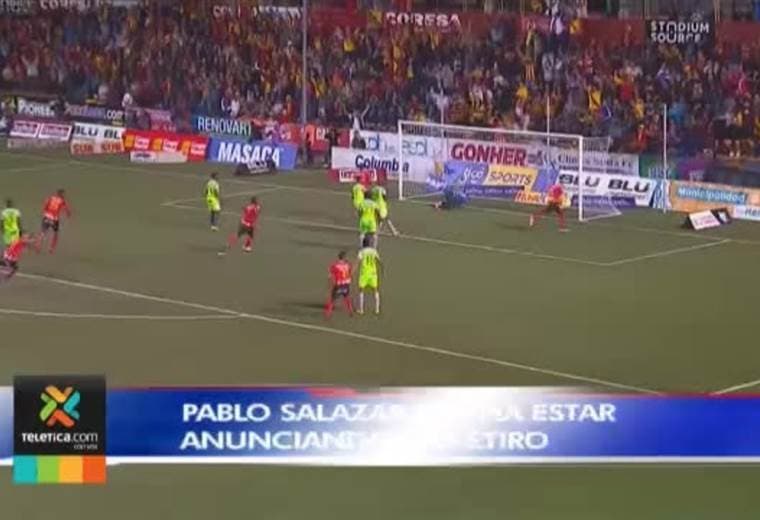 Pablo Salazar estaría analizando su retiro del fútbol