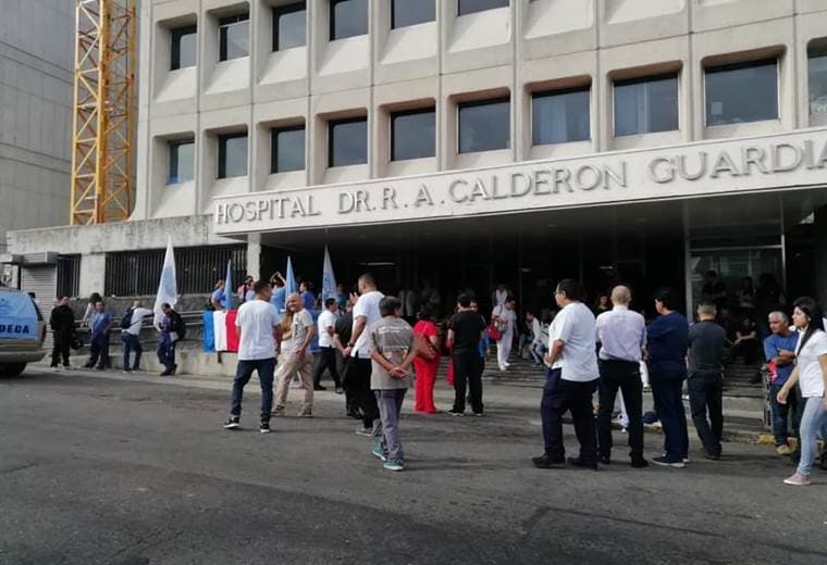 Sindicatos llaman a huelga en clínicas, Ebáis y hospitales este jueves