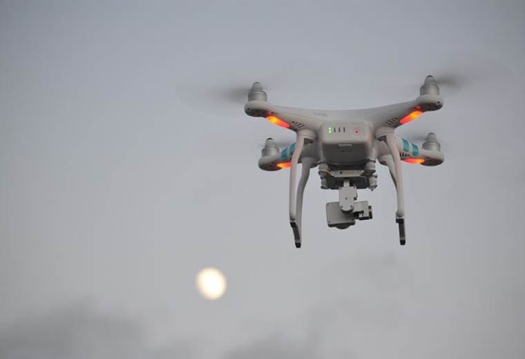 Un dron chocó contra un avión comercial en Canadá