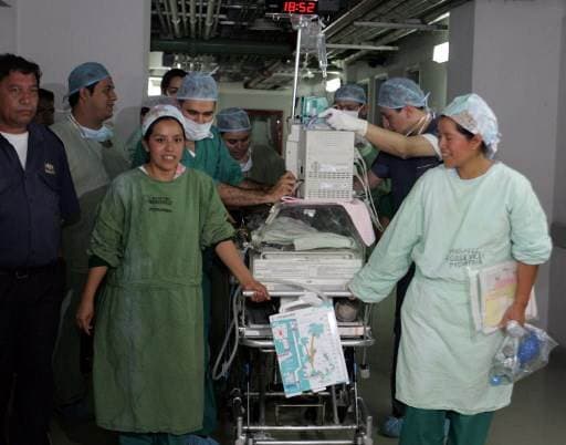 Separan con éxito a siamesas en hospital público de Guatemala