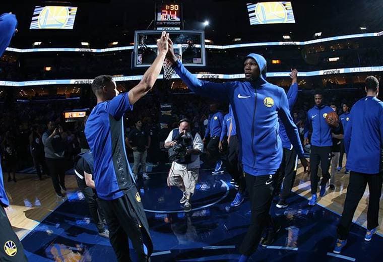 Stephen Curry y Kevin Durant, jugadores de los Warriors. 