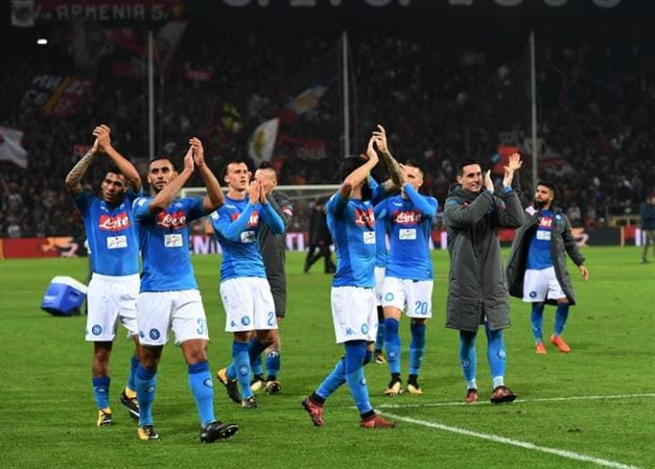 Jugadores de la Lazio celebran su triunfo
