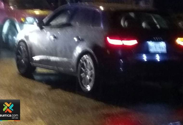 Dos mujeres heridas de bala cuando viajaban en un Audi en la León XIII