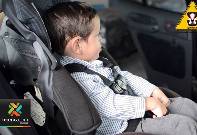 Tránsito hace un llamado al uso de sillas para menores en vehículos