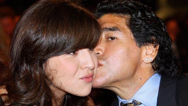 Hijas de Maradona declaran en disputa con abogado del exfutbolista