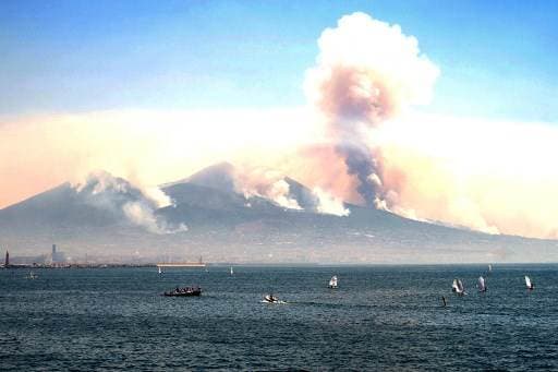 Volcán de Fuego incrementa actividad eruptiva en Guatemala