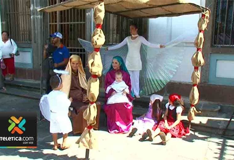 Pasitos vivientes recorrieron el centro de la capital para celebrar la época de Navidad
