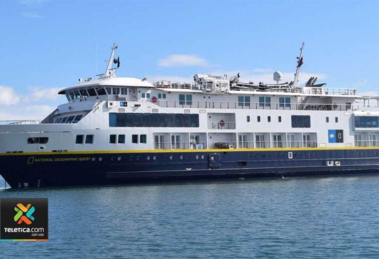 Crucero de National Geographic llegó por primera vez a Península de Osa con decenas de turistas