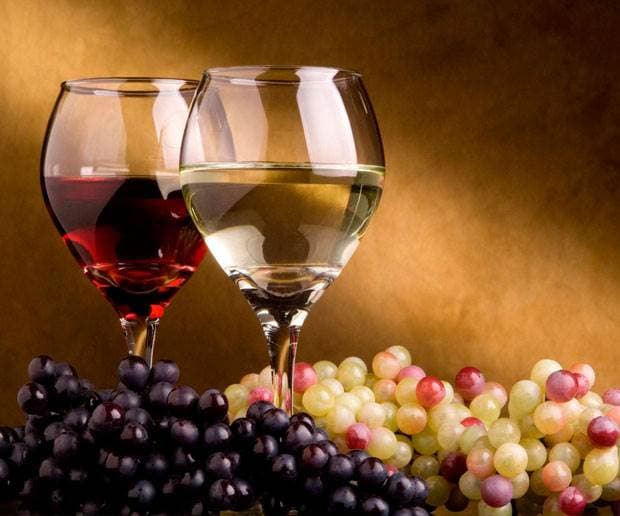 Cómo saber si un vino espumoso o una champaña son buenos o malos por el sonido de las burbujas