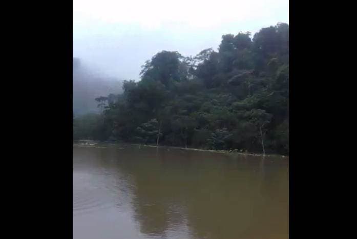 Video muestra preocupación de vecinos del río Madre de Dios por embalse tras deslizamiento