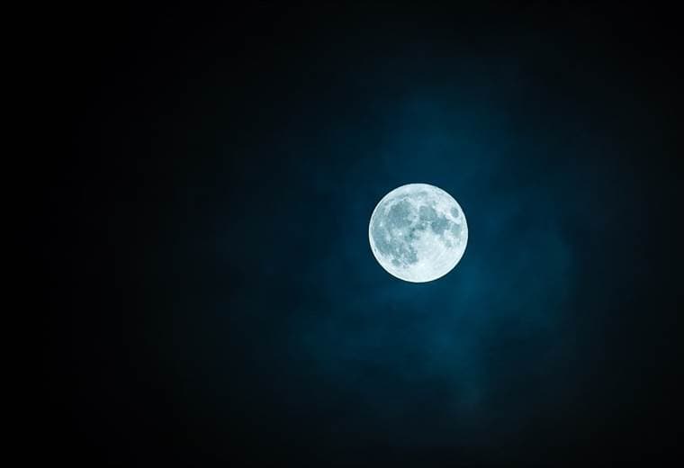 ¿Hay más partos en luna llena? Un experto responde