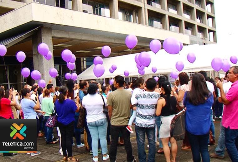 Hospital México recordó con globos a todos los bebés que murieron antes de nacer