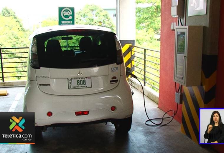 Solo 8% de la población tica piensa que es rentable pasar de carro de combustible a uno eléctrico 