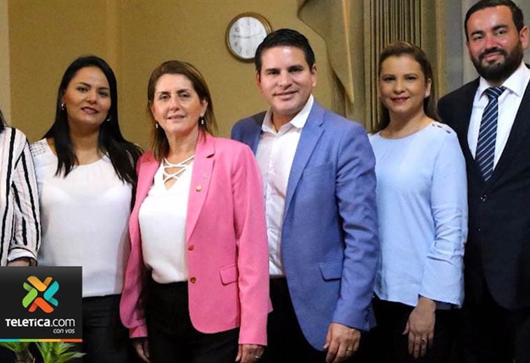 Partido Restauración Nacional pierde a otra diputada quien se une a Fabricio Alvarado
