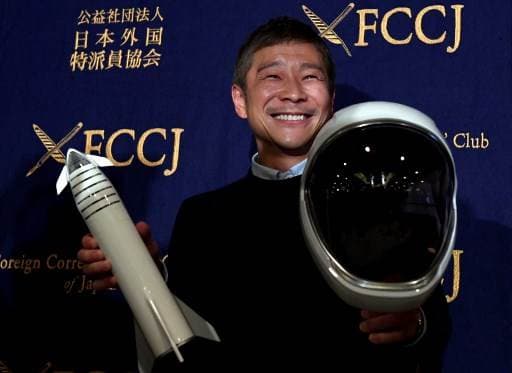 Magnate japonés que irá a la luna en la nave SpaceX no espera un entrenamiento "muy duro"