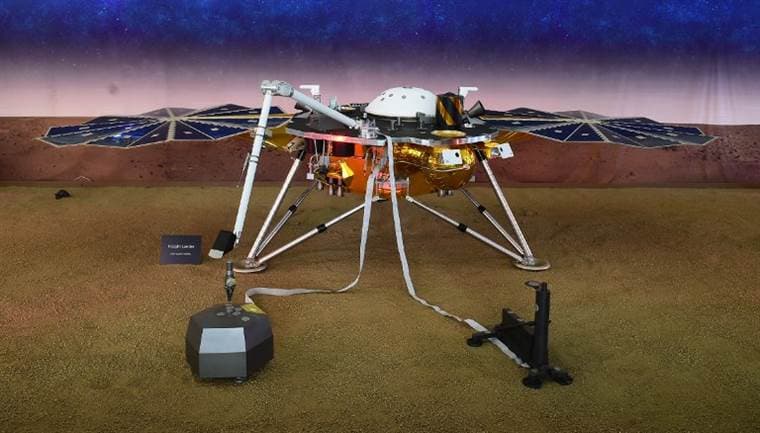 La sonda InSight toca suelo marciano