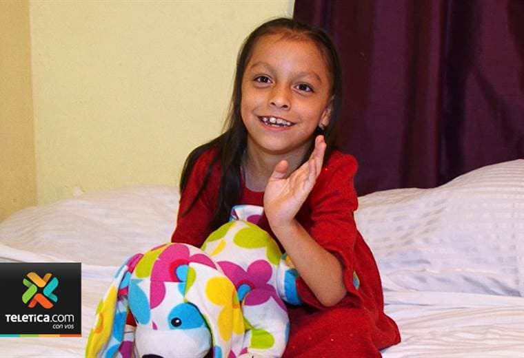 Familia de niña con parálisis cerebral recauda fondos para pagar operación en Colombia