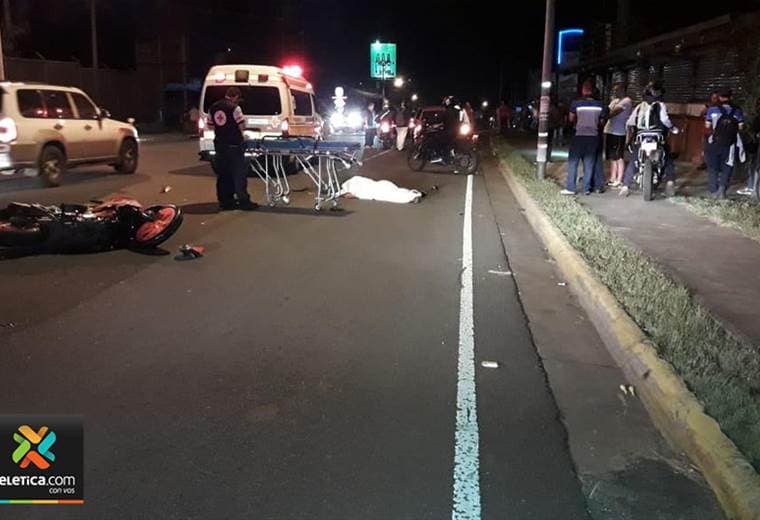 Motociclista muere arrollado por el tren en San Joaquín de Heredia