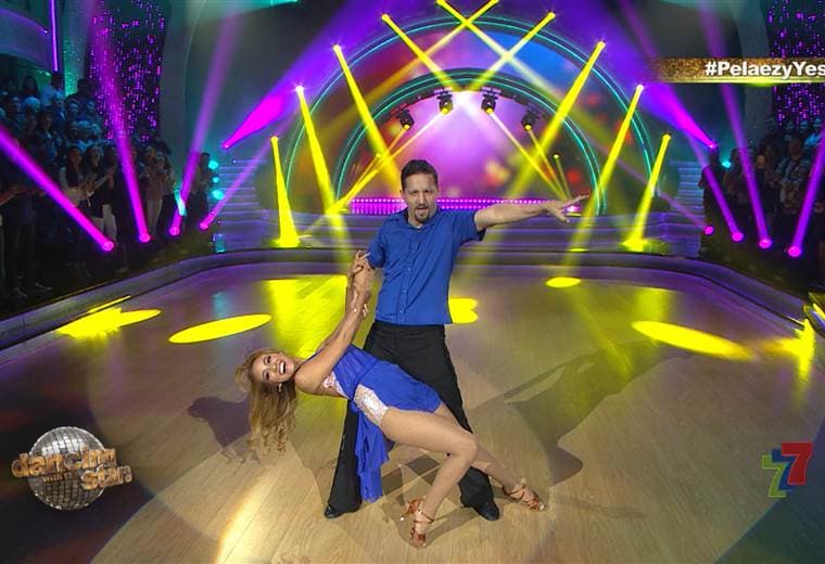 Gustavo Peláez bailó merengue y foxtrot en la noche de eliminación de Dancing With The Stars 