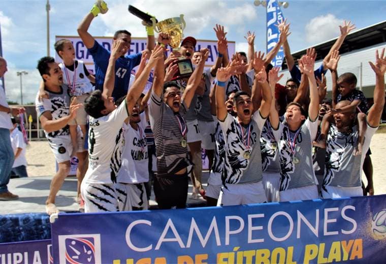Leones Indomables hacen historia al coronarse por primera vez como campeones del fútbol playa