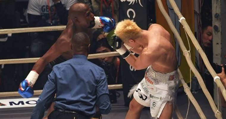 Floyd Mayweather derrotó a Tenshin Nasukawa. AFP
