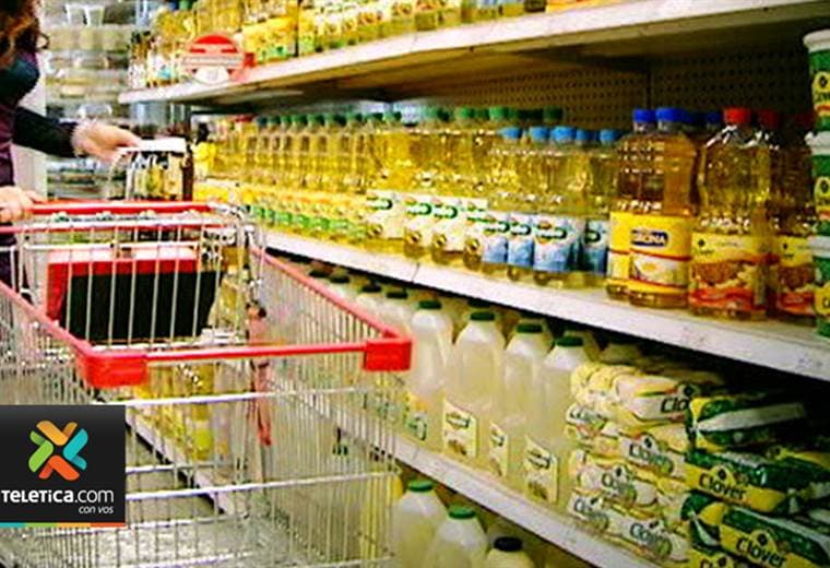 ¿En cuáles supermercados se encuentran los precios más altos y más bajos de algunos bienes básicos?