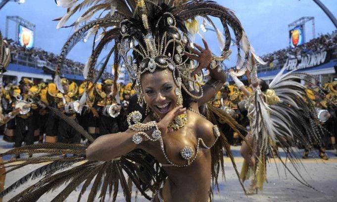 El carnaval de Rio brilla con las escuelas de samba