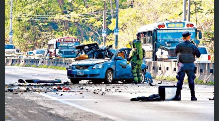 Investigan en El Salvador explosión de carro bomba que dejó dos policías heridos