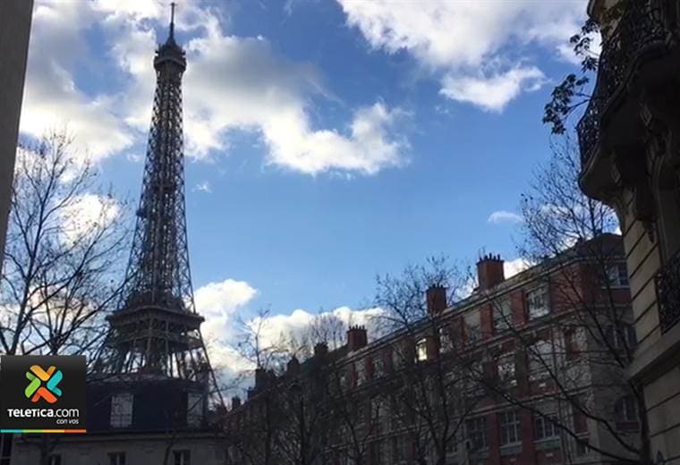 La Torre Eiffel fue testigo de las votaciones de los ticos en París