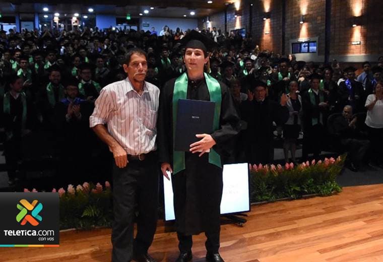 Joven de San Ramón se convierte en el primer ingeniero no vidente graduado en Costa Rica