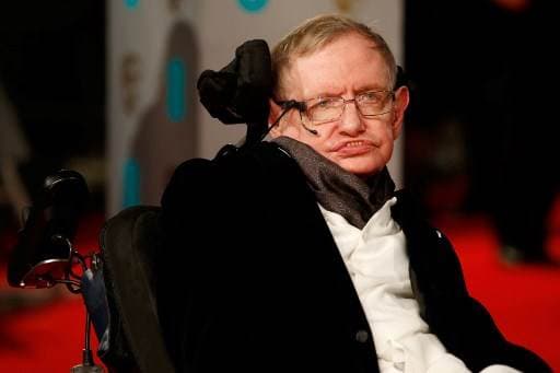 Libro póstumo de Stephen Hawking da "breves respuestas a las grandes preguntas"