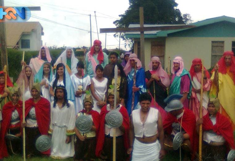 Costarricenses y nicaragüenses unidos en celebración de Semana Santa