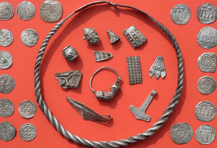 El tesoro enterrado hace más de 1.000 años que un niño de 13 años encontró en Alemania