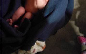 Bebé abandonado en lote baldío en Escazú no presenta problemas de salud y se alimenta con normalidad