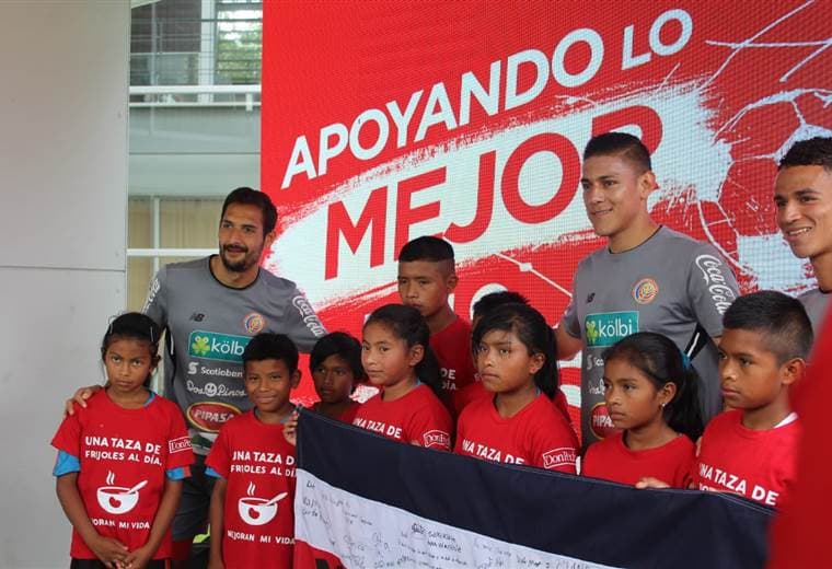 Niños de Huetar Norte visitaron a la Selección Nacional.| Fernando Araya