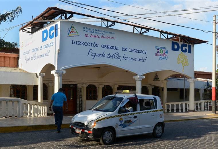 Nicaragua: Profesionales llaman a la desobediencia civil mediante el no pago de impuestos