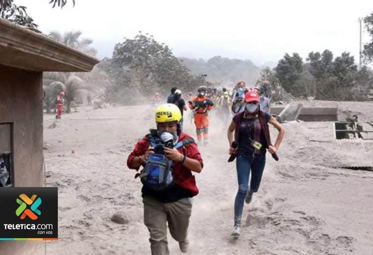 Sube a 113 el número de víctimas por erupción de volcán de Fuego en Guatemala