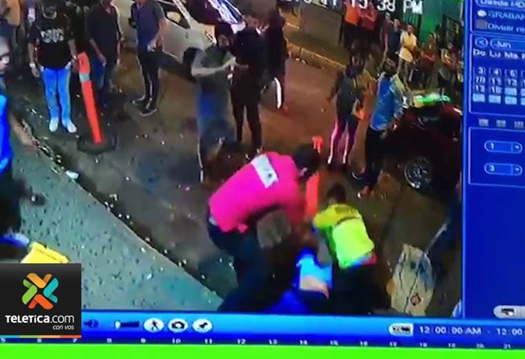 Encargados de un bar en la calle de La Amargura aseguran que nunca agredieron a ingeniero golpeado