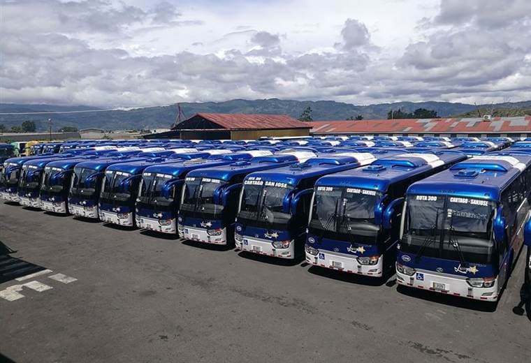 Buses de Lumaca.|Facebook de Autotransportes Lumaca S.A.