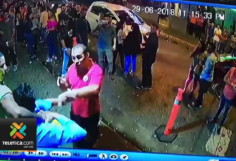 OIJ investiga a miembros de la seguridad de dos bares en San Pedro sospechosos de golpear a joven 