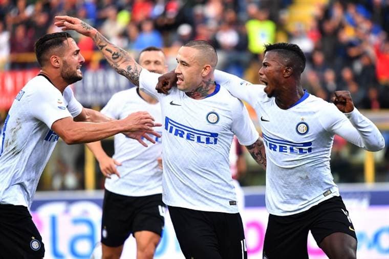 Inter golea al Bolonia por 3-0 y logra primer triunfo de la temporada