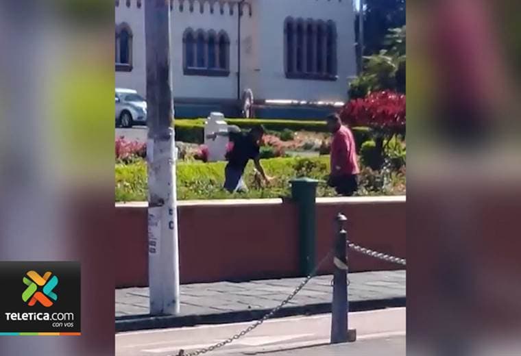 Dos hombres agredieron a un sujeto por un aparente robo en Cartago
