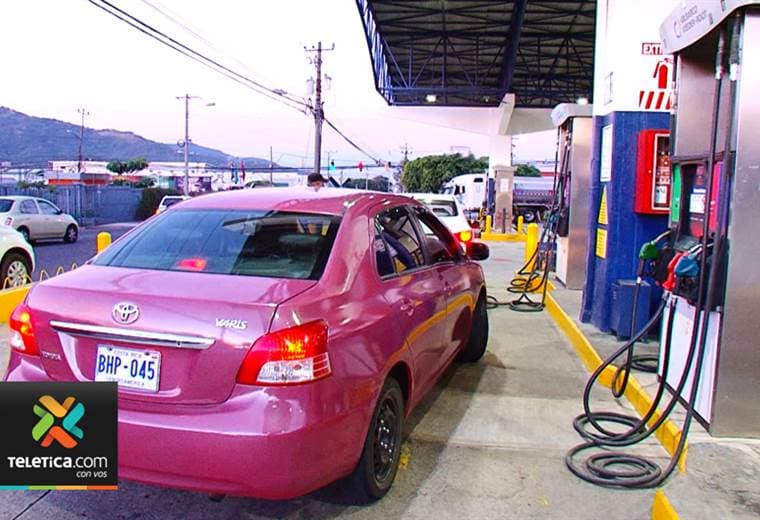 Aresep anuncia rebaja en el precio de los combustibles