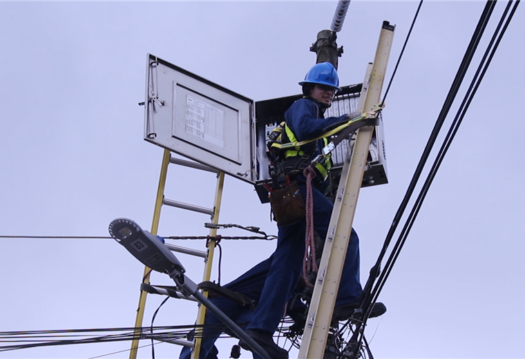 Vecinos de La Carpio ya tienen mejores líneas eléctricas
