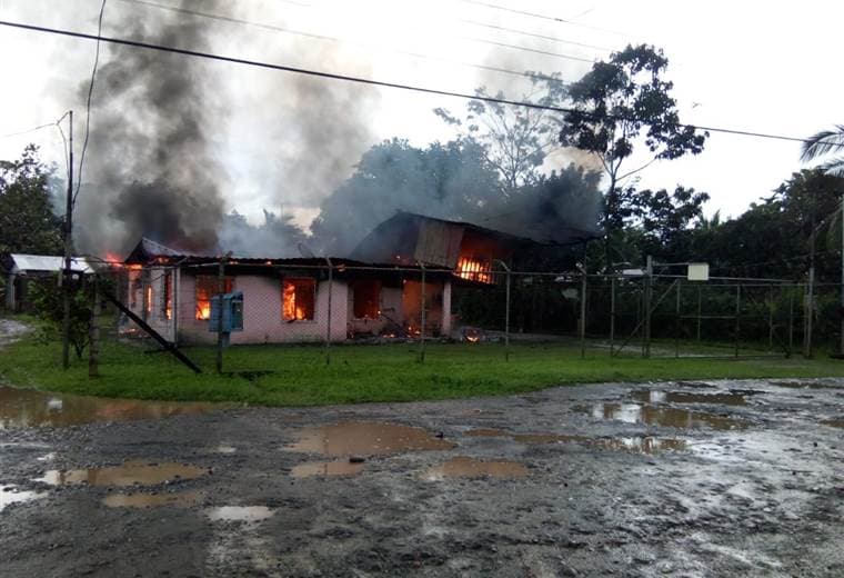 Vecina de San Carlos asegura que su casa se quemó debido a un rayo
