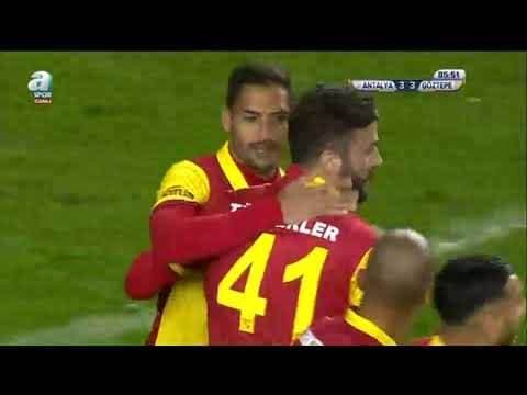 Primer gol de Celso Borges en Turquía.