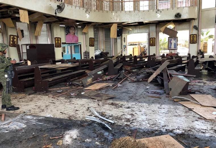 Atentado contra catedral en Filipinas deja 18 muertos