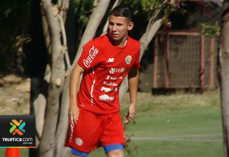Ronaldo Araya disfruta de su primer llamado a La Sele, pese a las dificultades que ha enfrentado