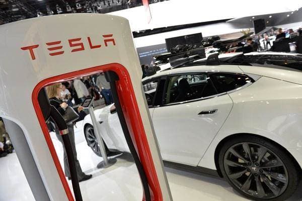 Tesla retira casi 500.000 carros en EE. UU. por riesgo de choques