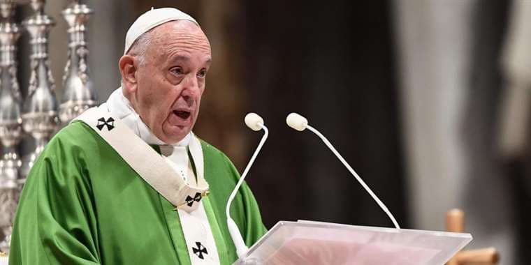 "Ni se me pasó por la cabeza", dice papa Francisco sobre rumores de renuncia